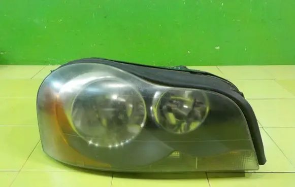 Volvo XC90 Headlight/headlamp 89900297