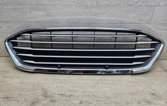 Ford Focus Front bumper upper radiator grill JX7B8C436A