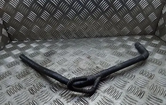 Mercedes-Benz C W204 Breather hose/pipe A2740181300