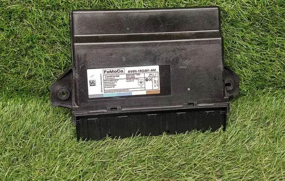 Ford Focus Comfort/convenience module AV6N19G481AM 5WK49778N