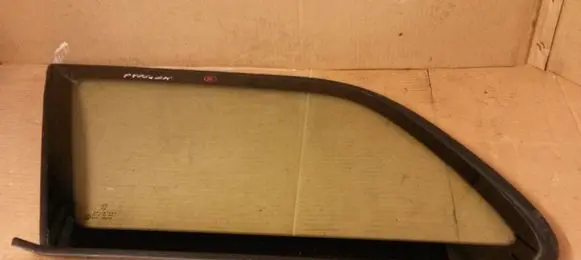 Peugeot 406 Rear side window AS2