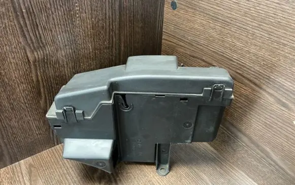 Citroen Xantia Fuse box cover 9619708780 9619708880