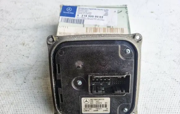 Mercedes-Benz CLS C218 X218 LED ballast control module A2189009003 524741801 1557271
