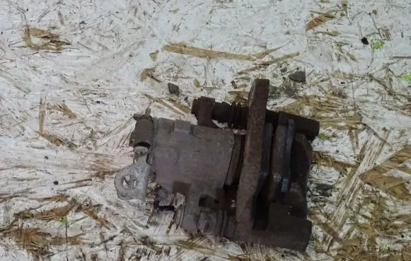 Renault Fluence Rear brake caliper