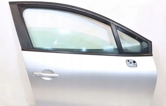 Renault Clio IV Front door