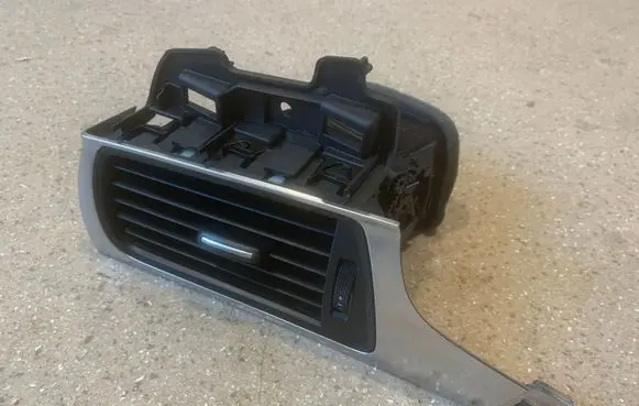 Audi A7 S7 4G Dashboard side air vent grill/cover trim 4G1820901