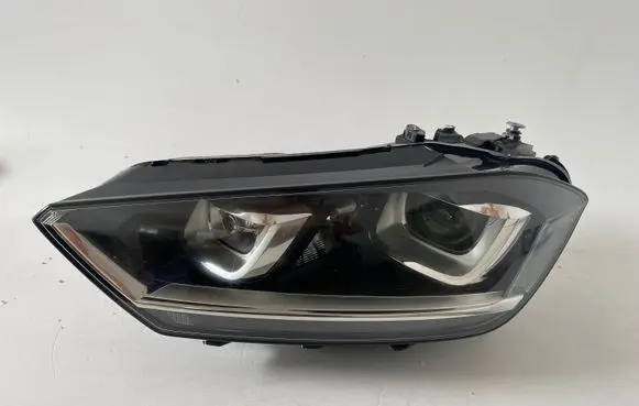 Volkswagen Golf Sportsvan Headlight/headlamp 517941031B 90056421 X611V222W734