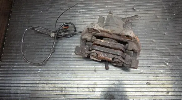 Mercedes-Benz E W212 Rear brake caliper