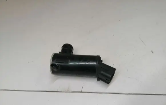 Hyundai ix35 Windscreen/windshield washer pump 985102S000 P140220