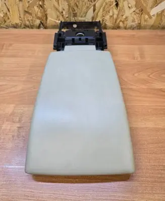 Volvo XC70 Armrest 30715140