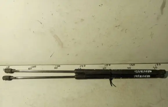 Skoda Octavia Mk2 (1Z) Rear window strut damper 1Z5827550