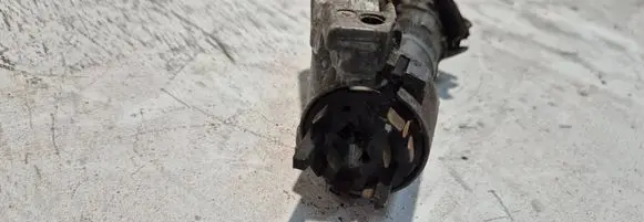 Volkswagen PASSAT B5 Ignition lock 4B0905851
