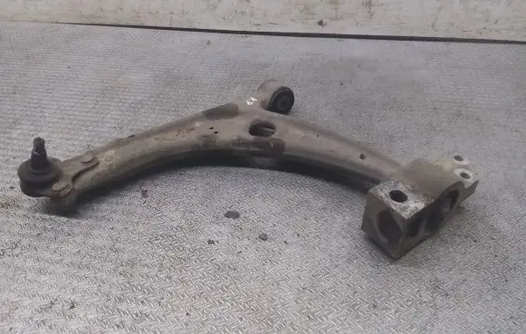 Volkswagen PASSAT B6 Front lower control arm/wishbone