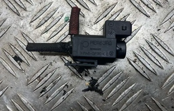 BMW 5 F10 F11 Turbo solenoid valve 70231800 7810831 10T317