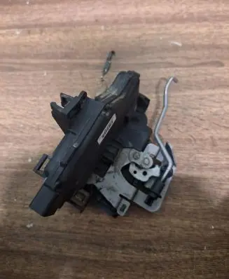 Audi A6 S6 C5 4B Front door lock 4B1837015G