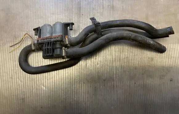 BMW X5 E53 Coolant heater control valve 1147412137 8374995