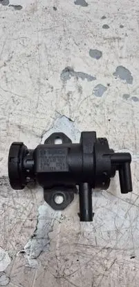 BMW 5 E60 E61 Turbo solenoid valve 0928402152 7811814