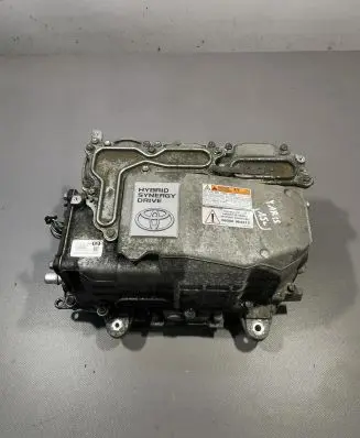 Toyota Yaris Voltage converter inverter G920052030