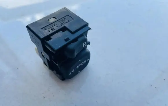 Toyota Corolla Verso AR10 Wing mirror switch 183574
