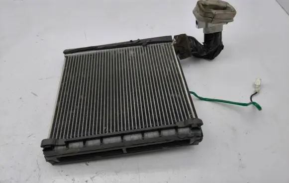 Air conditioning (A/C) radiator (interior)