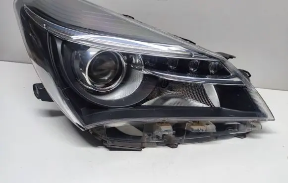 Toyota Yaris Headlight/headlamp