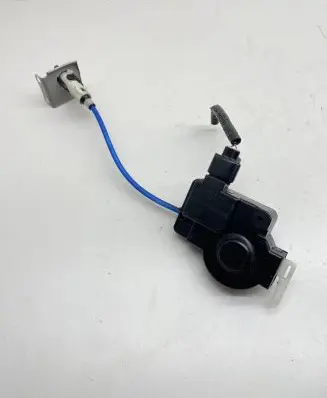 Lexus IS 220D-250-350 Fuel tank cap lock PBTM15GF5