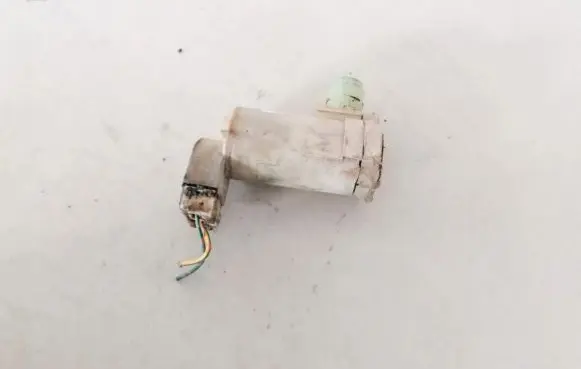 Skoda Octavia Mk2 (1Z) Windscreen/windshield washer pump 2224624a