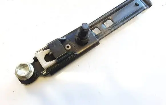 Toyota Avensis T250 Seat belt adjustment rail f4075
