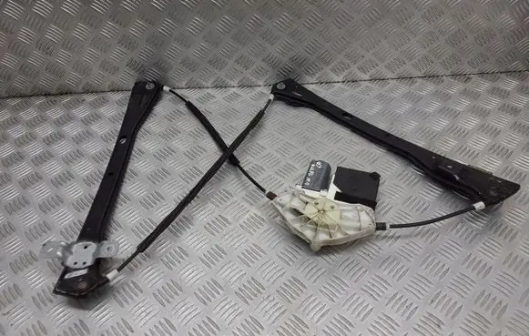 Volkswagen Jetta V Front door window regulator with motor