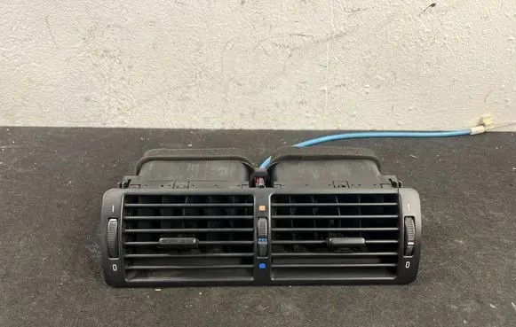 BMW 5 E39 Dash center air vent grill 8361895 8363199 8370741