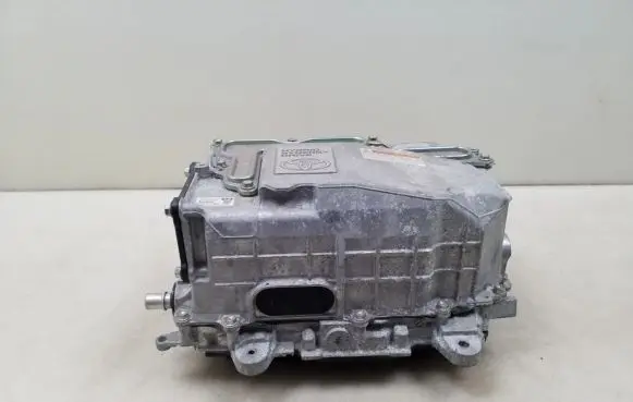 Toyota Yaris Voltage converter inverter G920052031