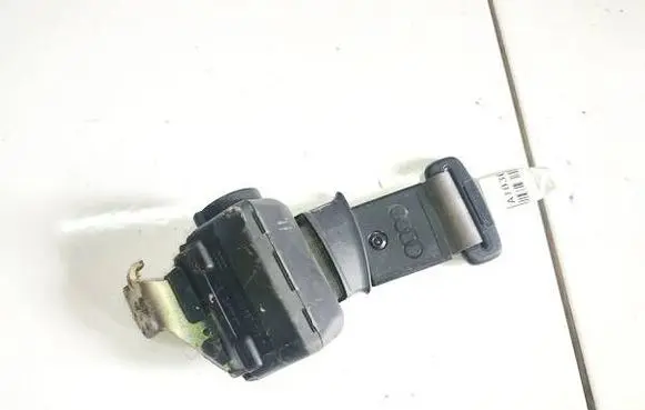 Middle seatbelt (rear)