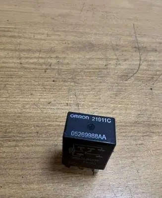 Chrysler 300C Other relay 05269988AA D8521