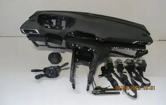 Peugeot 3008 II Radio/GPS head unit trim 