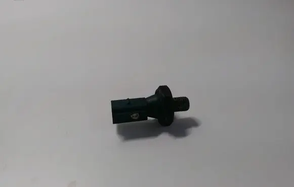 Volkswagen Polo IV 9N3 Oil pressure sensor 036919081B