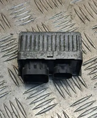 Opel Insignia A Glow plug pre-heat relay 55574293