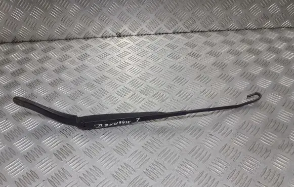 Renault Megane II Front wiper blade arm