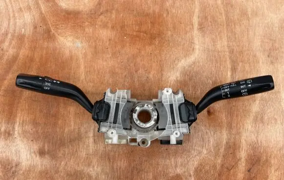 Mazda 323 F Wiper turn signal indicator stalk/switch 17B366