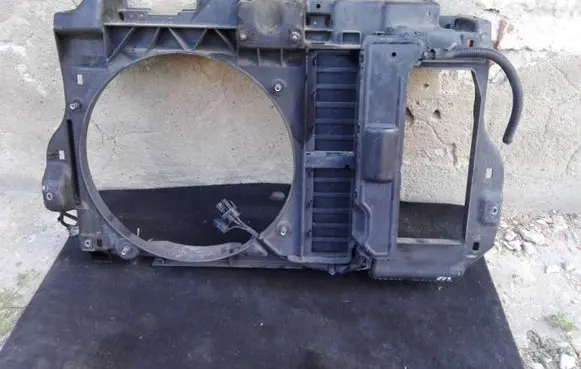 Citroen C5 Radiator cooling fan shroud