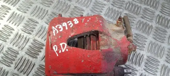 Volkswagen Golf IV Front brake caliper