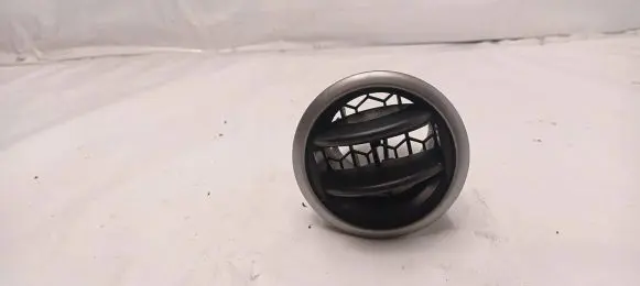 Mazda 3 I Dash center air vent grill BP4KGM731