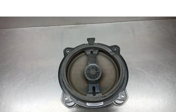 Audi A3 S3 8P Subwoofer speaker 8H0035411