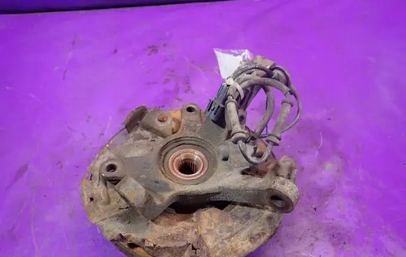 Hyundai Getz Front wheel hub spindle knuckle