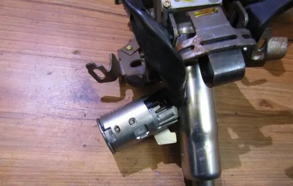 Renault Clio II Ignition lock contact x02j4