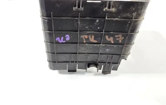 Audi A3 S3 8P Battery box tray 3C0915335