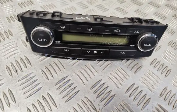 Toyota Avensis T270 Climate control unit 5590005390