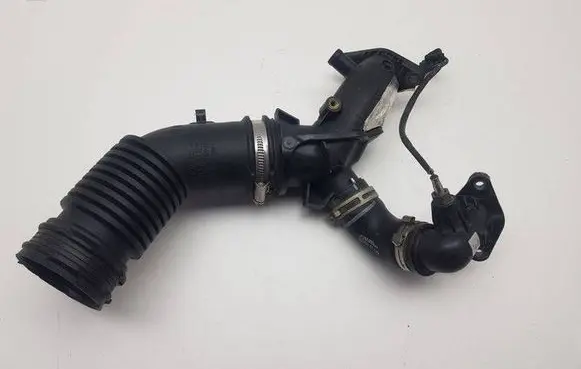 Renault Megane III Air intake hose/pipe 165763328R