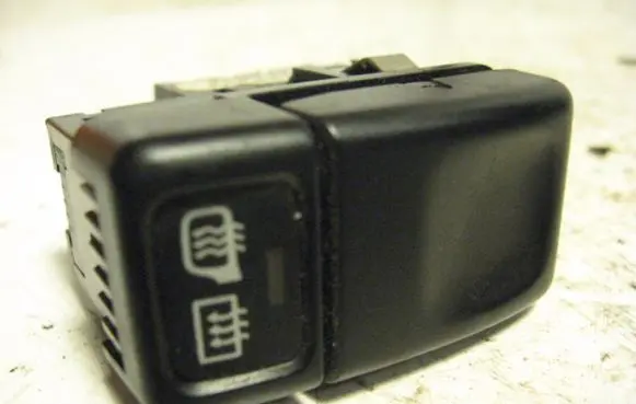 Volvo S70 V70 V70 XC Windscreen/window heater switch 4070
