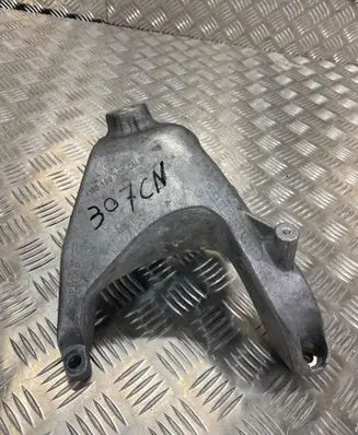 Audi A4 S4 B9 8W Engine mounting bracket 4M0199307CN