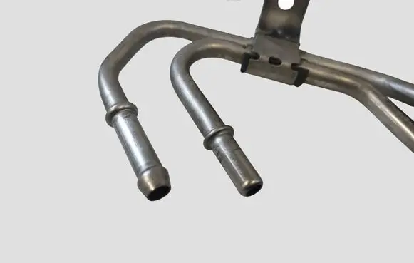 Volvo V40 Fuel line pipe